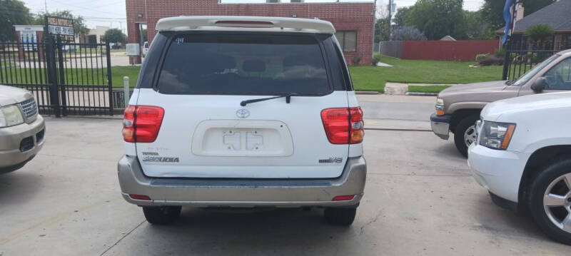 2002 Toyota Sequoia SR5