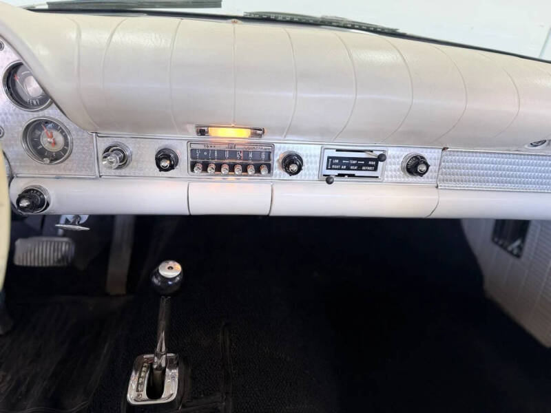 1957 Ford Thunderbird