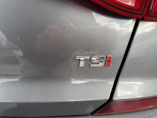 2017 Volkswagen Passat 1.8T SE