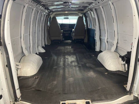 2023 Chevrolet Express 2500