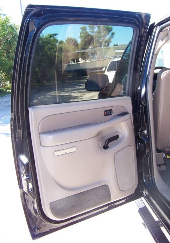 2004 Chevrolet Avalanche Base photo 19