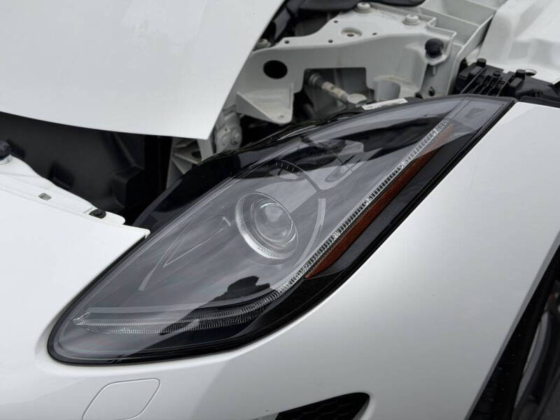 2016 Jaguar F-TYPE R