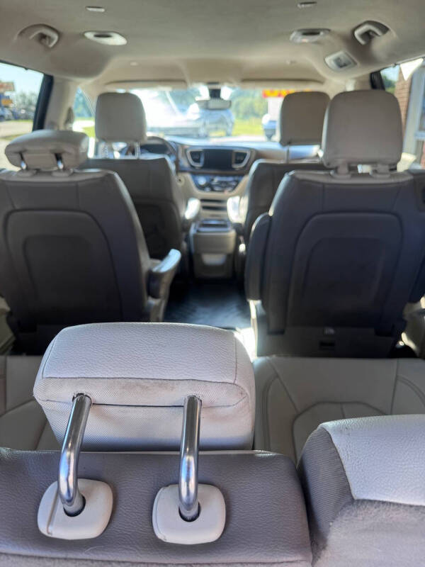 2017 Chrysler Pacifica Touring-L