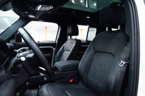 2023 Land Rover Defender 130 SE