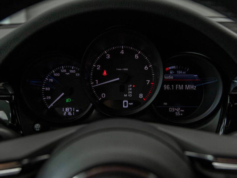 2024 Porsche Macan T