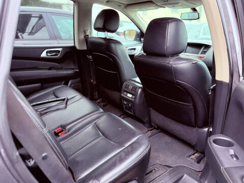 2017 Nissan Pathfinder Platinum