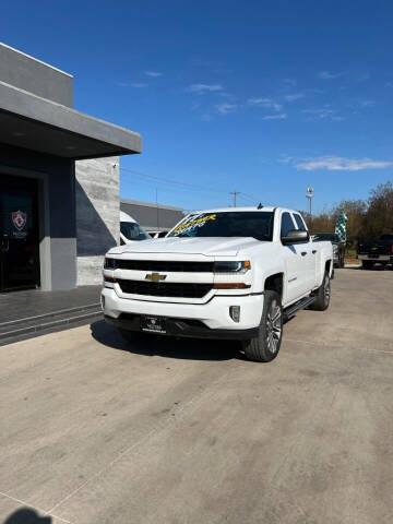 2017 Chevrolet Silverado 1500 for sale at A & V MOTORS in Hidalgo TX