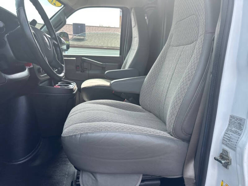 2021 GMC Savana 2500