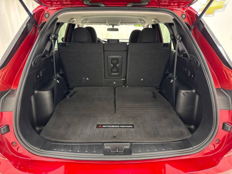 2022 Mitsubishi Outlander ES