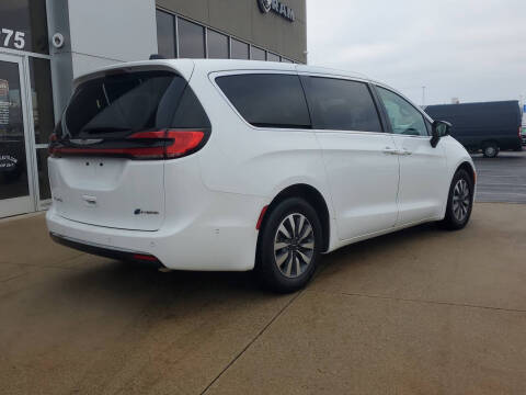 2025 Chrysler Pacifica Plug-In Hybrid