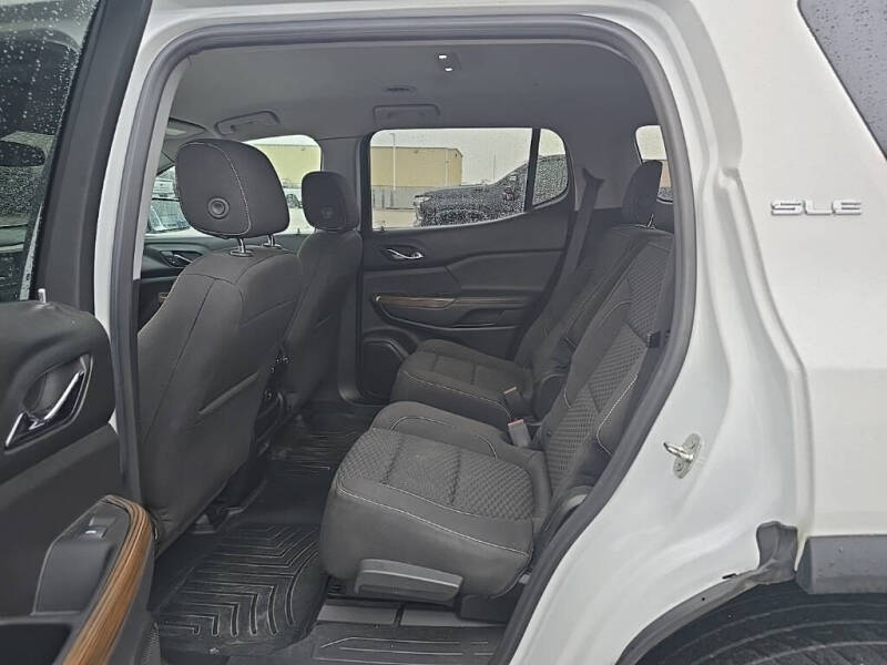 2017 GMC Acadia SLE-2