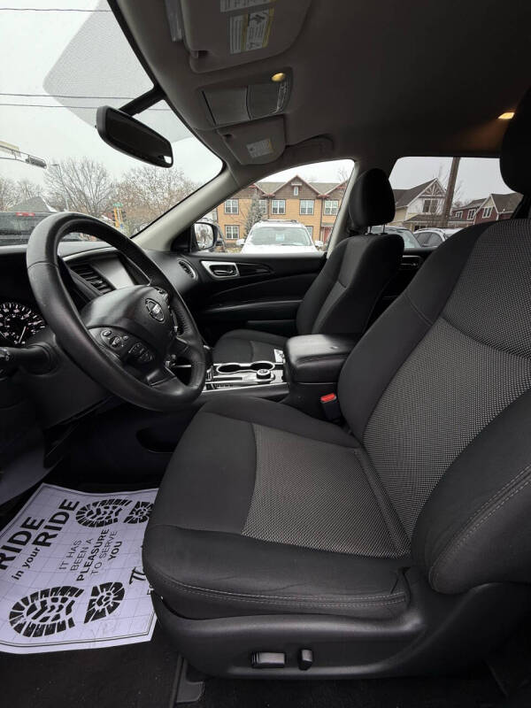 2019 Nissan Pathfinder SV