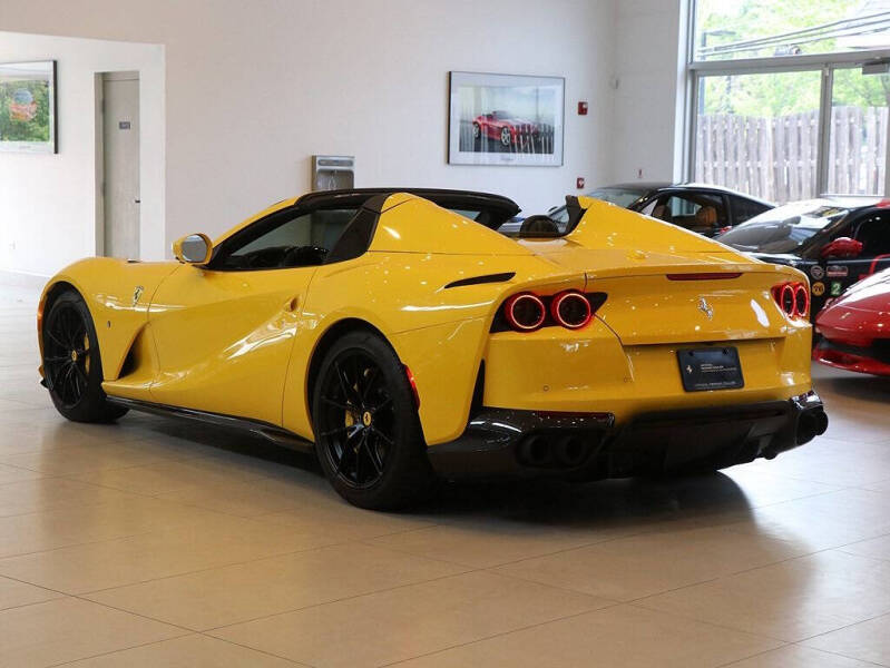 2021 Ferrari 812 GTS