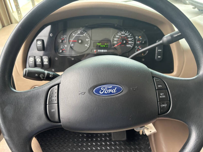 2015 Ford GEORGETOWN FOREST RIVER