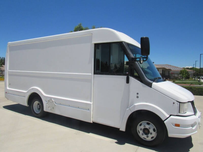 2012 Isuzu NPR for sale in Oakdale, CA