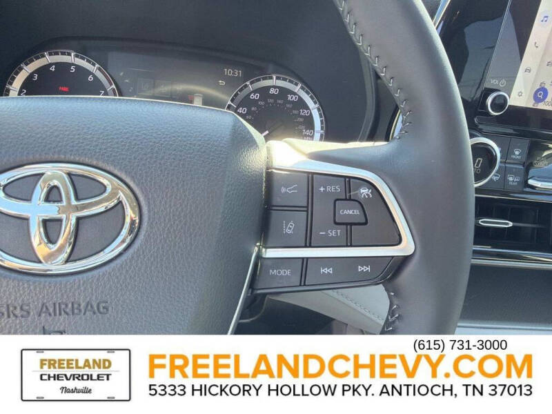 2024 Toyota Highlander LE
