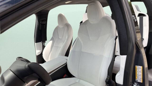 2023 Tesla Model X Standard Range