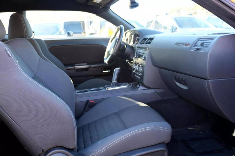 2014 Dodge Challenger SRT8 Core