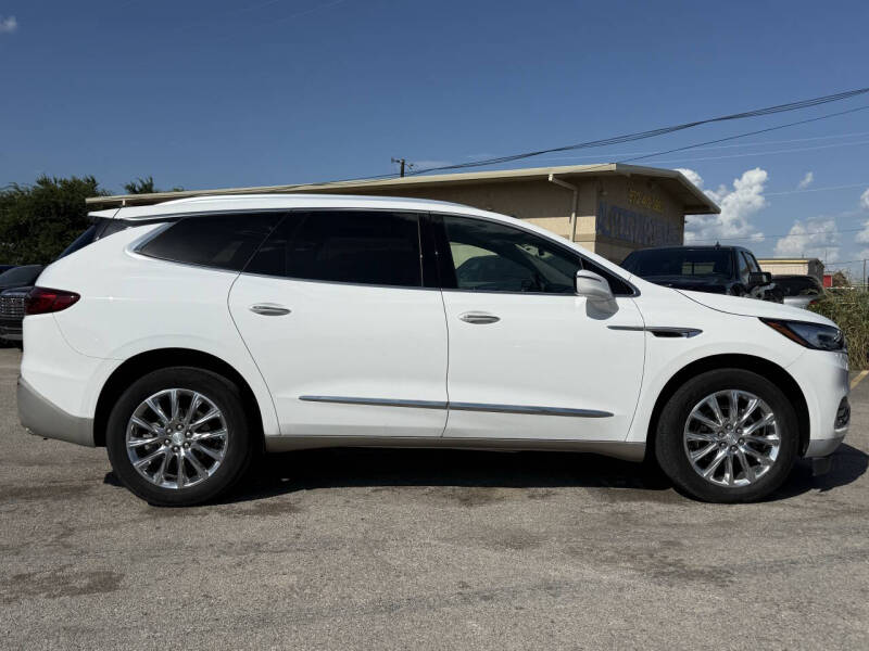 2021 Buick Enclave Essence