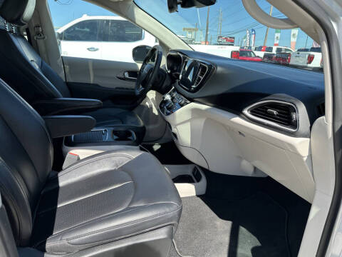 2024 Chrysler Pacifica Touring L