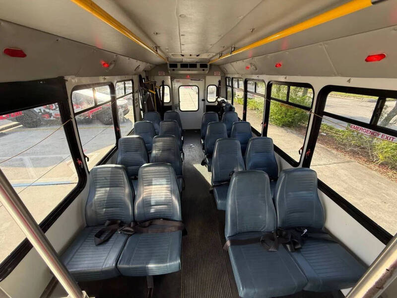 2017 Ford E-Series E-450 SD