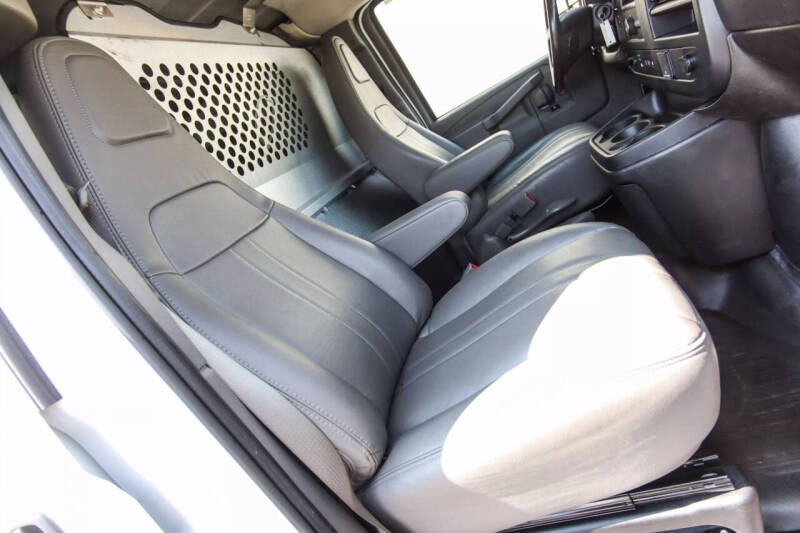 2023 Chevrolet Express 2500