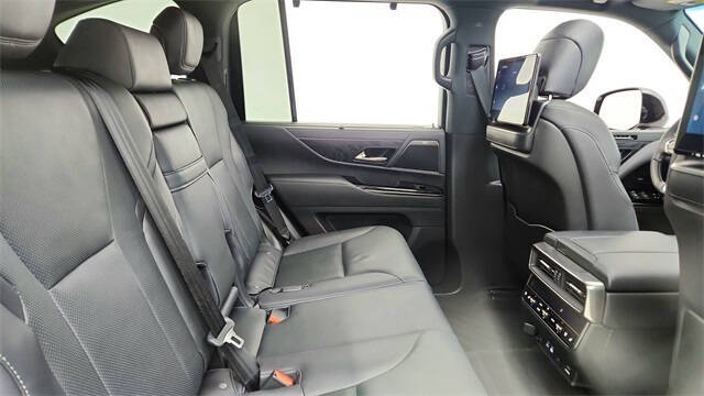 2023 Lexus LX 600 Luxury