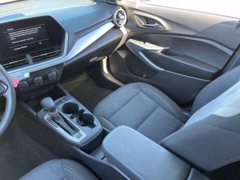 2025 Chevrolet Trax LS