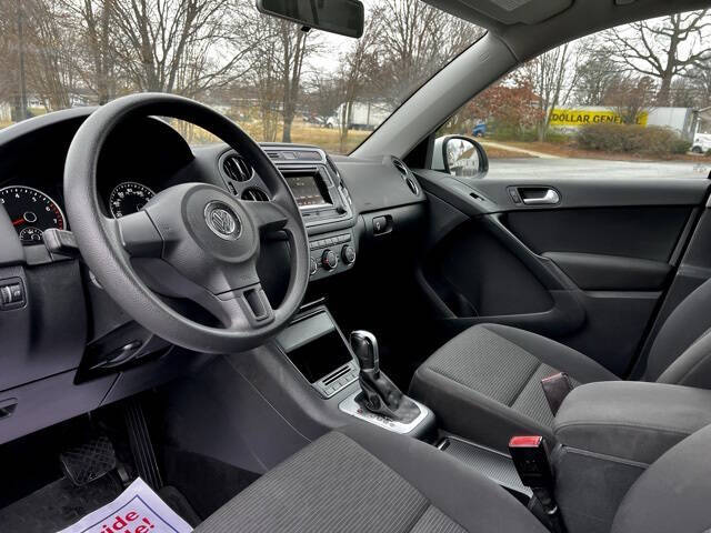 VolkswagenTiguan Limited12