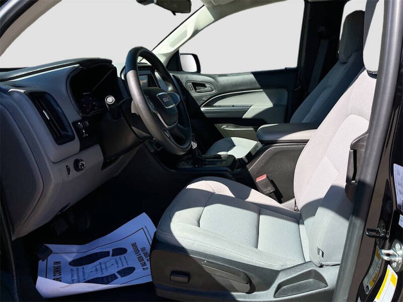 2022 GMC Canyon Elevation Standard