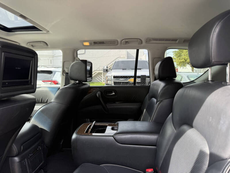 2017 Infiniti QX80 Signature Edition