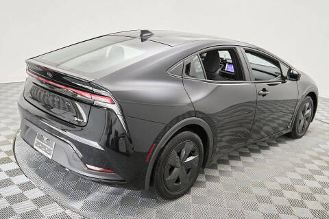 2025 Toyota Prius LE