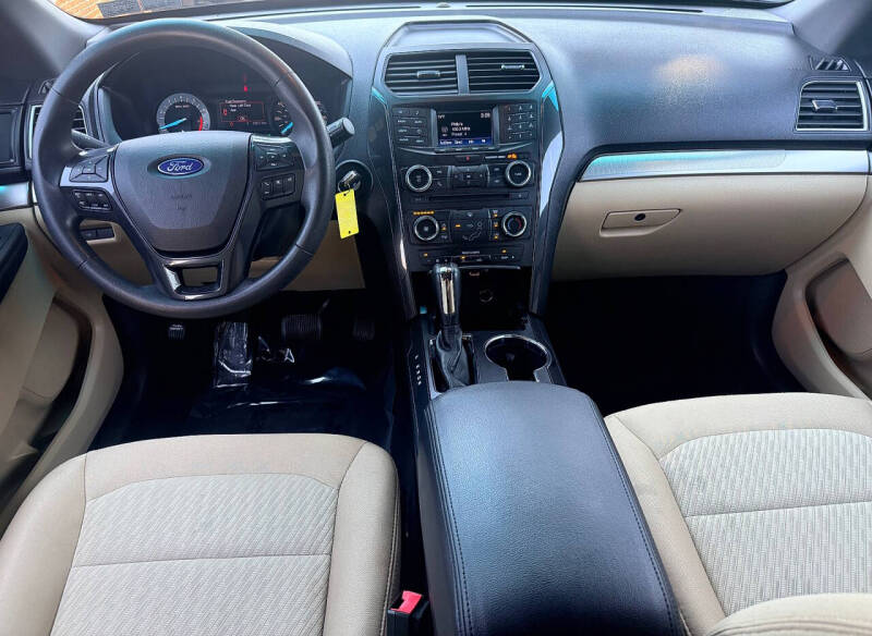 2016 Ford Explorer