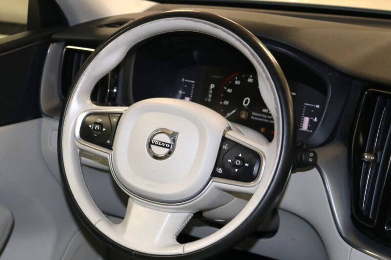 2019 Volvo XC60 T5 Momentum