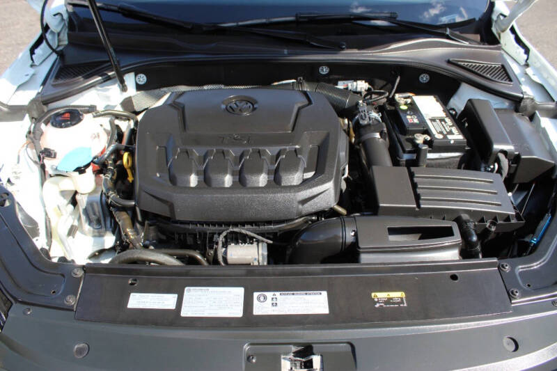 2018 Volkswagen Passat 2.0T R-Line