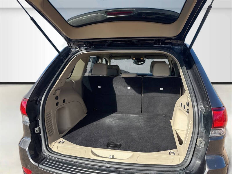 2021 Jeep Grand Cherokee Laredo E