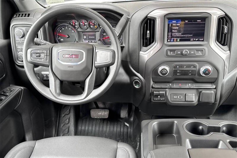 2025 GMC Sierra 2500HD Pro