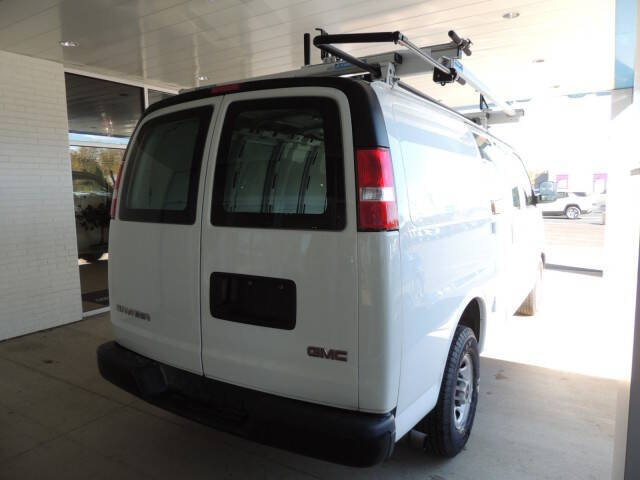 2023 GMC Savana 2500