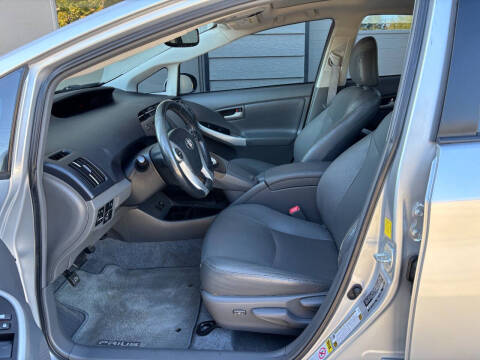 2010 Toyota Prius III