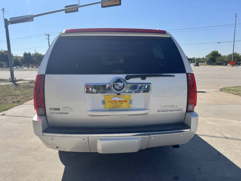 2011 Cadillac Escalade ESV Platinum Edition photo 6