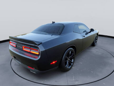 2017 Dodge Challenger SXT Plus