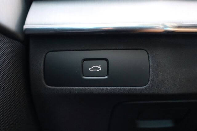 2024 Volvo XC90 B5 Core Bright Theme