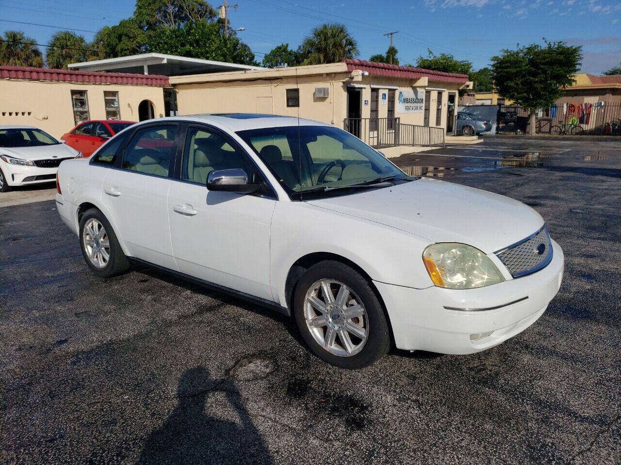 2005 FORD Five Hundred Sedan - $3,999