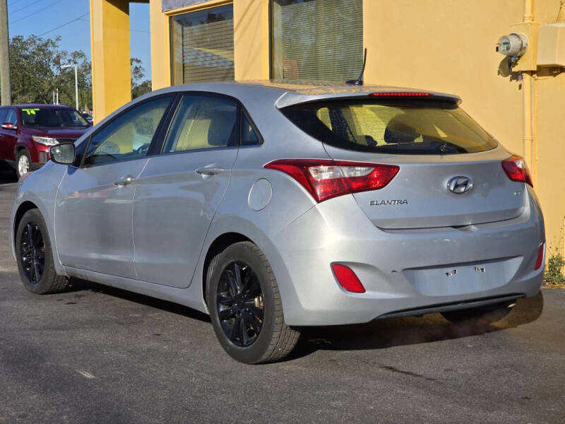 2015 Hyundai Elantra GT Base photo 9