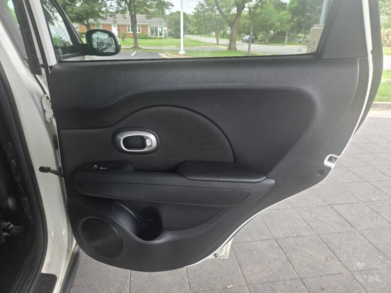 2017 Kia Soul +