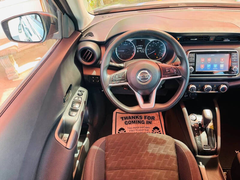 2022 Nissan Kicks S
