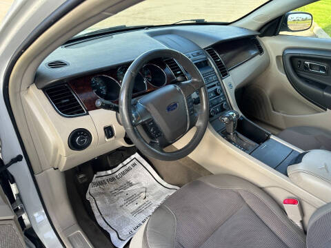 2010 Ford Taurus SEL