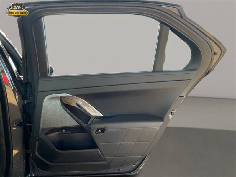 2023 BMW 7 Series 740i