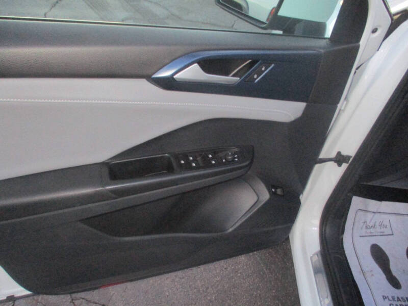 2023 Volkswagen Taos SE 4Motion