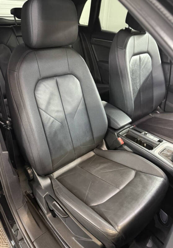 2020 Audi Q3 quattro Premium 45 TFSI